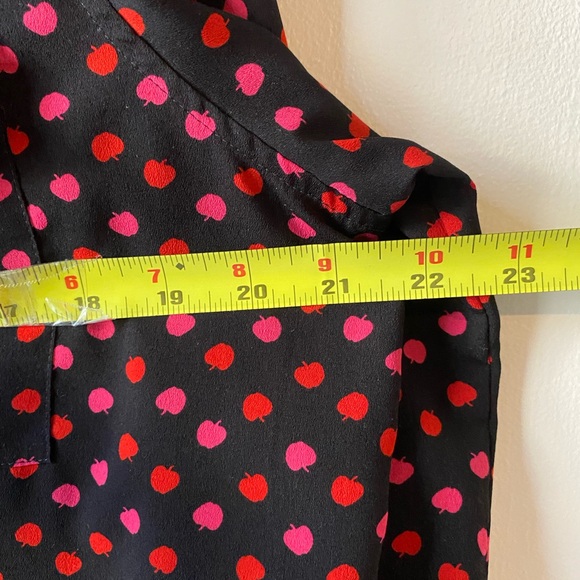 Jones New York Blouse Button Top Apples Black Large - Picture 6 of 8